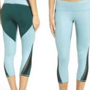 Alo yoga cropped leggings